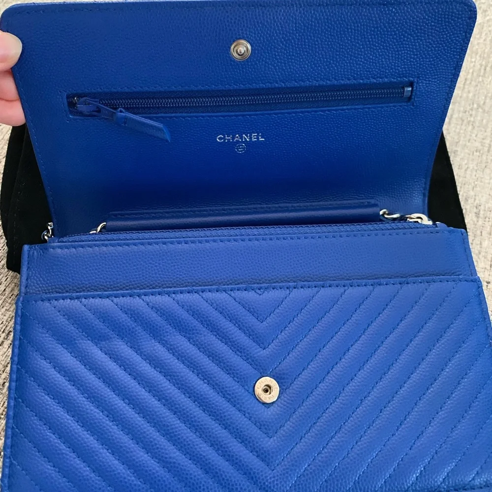 Chanel classic chevron wallet on chain - Picture 12 of 12